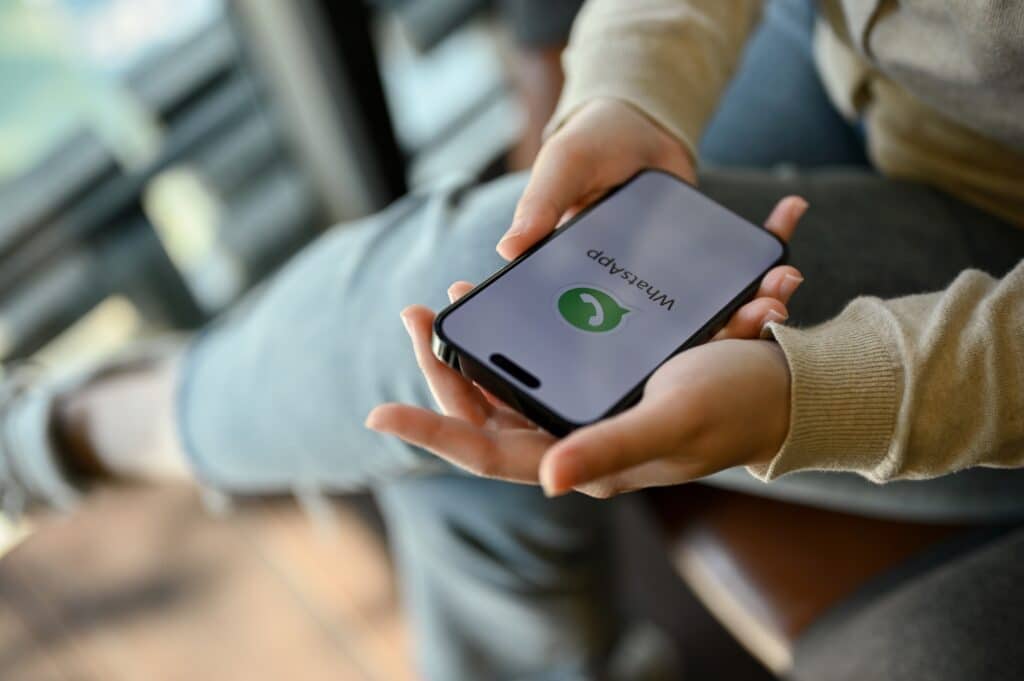 como hackear whatsapp sin código qr