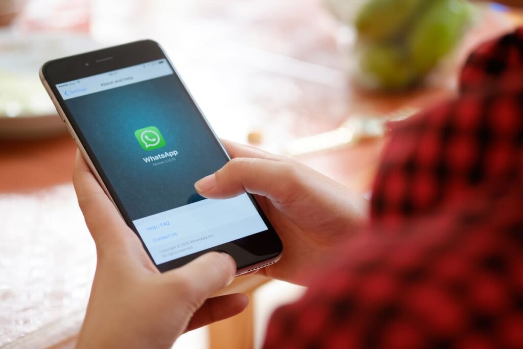 cómo espiar a tu pareja por WhatsApp sin que lo sepa